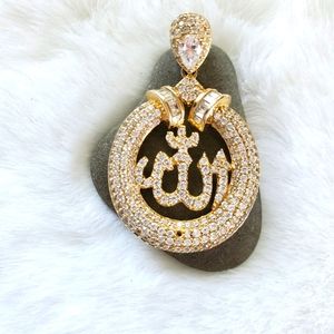 Gold pendant from Dubai